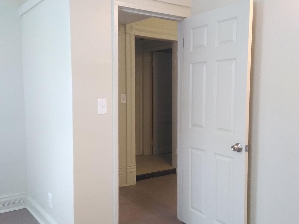 1st image of 3920 Wyandotte St #1