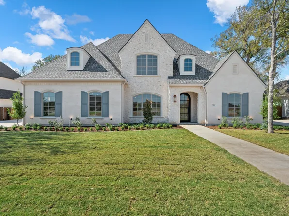 921 Glorietta Dr, McGregor, TX 76657