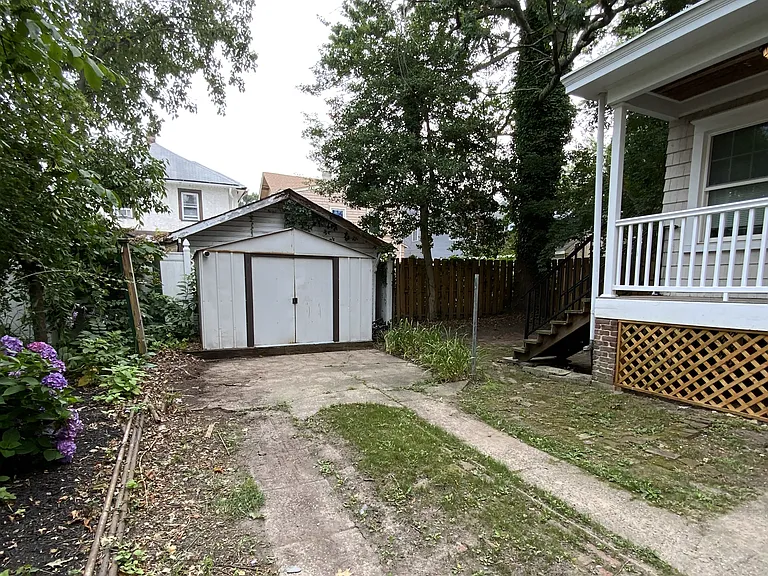 1626 Riverside Dr — Photo 27