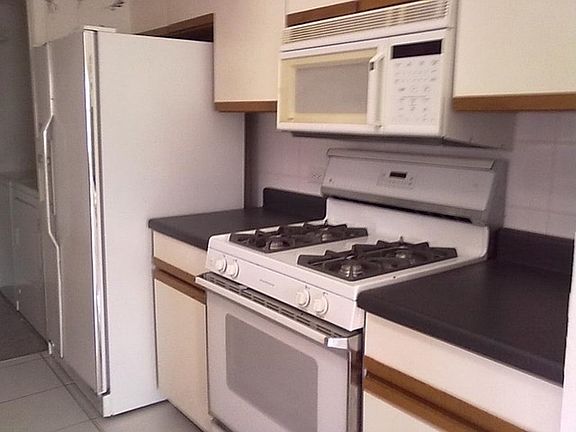 3rd image of 356 Grissom Ct