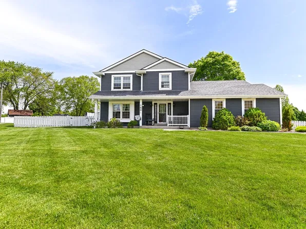 140 East Stuart DRIVE, Oak Creek, WI 53154