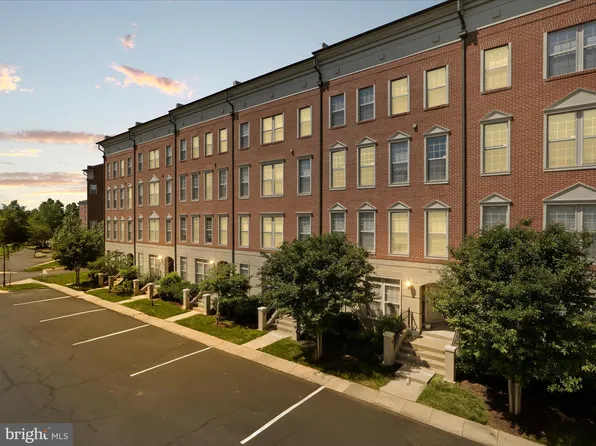 7770 Cedar Branch Dr, Gainesville, VA 20155