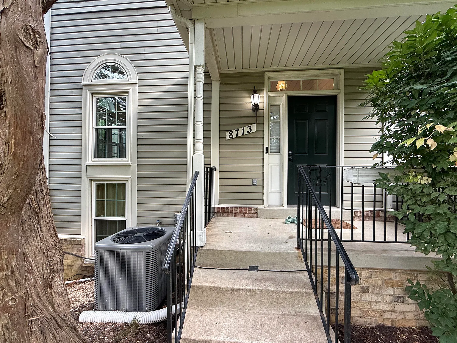4 bed, 2376 sqft, $3,500 — Photo 3