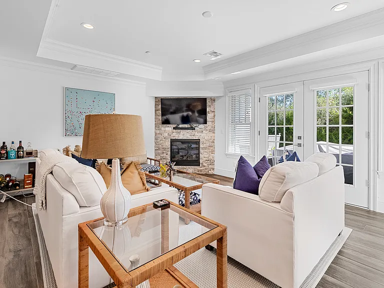 20 Village Green Dr — Photo 5
