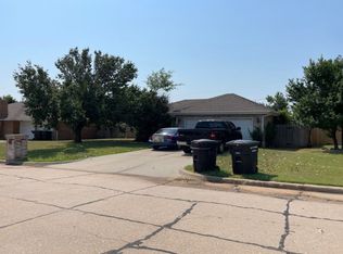 2305 Ridgewood Dr, Moore, OK 73160