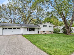 8237 Lovers Ln, Portage, MI 49002