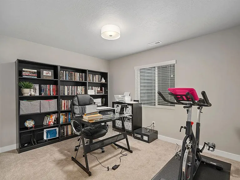 1596 N Cordoba Dr — Photo 24