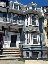 1st image of 570 E Broadway