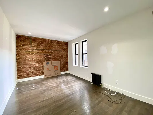Rented by Bruma Realty LLC | media 8