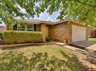 8418 Seven Hills Rd, Arlington, TX 76002