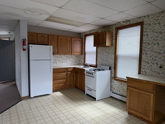 3rd image of 19 Lexington St #2E
