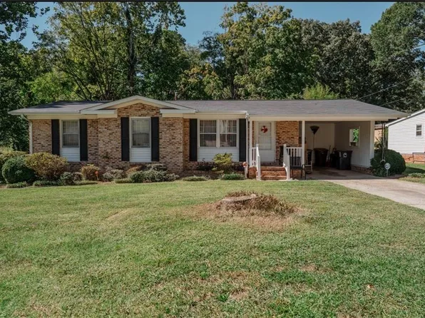2304 Yow Rd, Greensboro, NC 27407