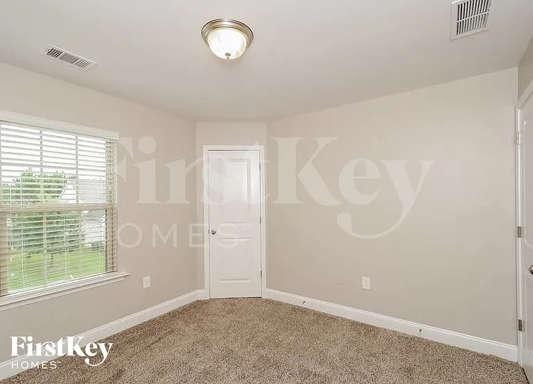 119 Dynasty Ln — Photo 12