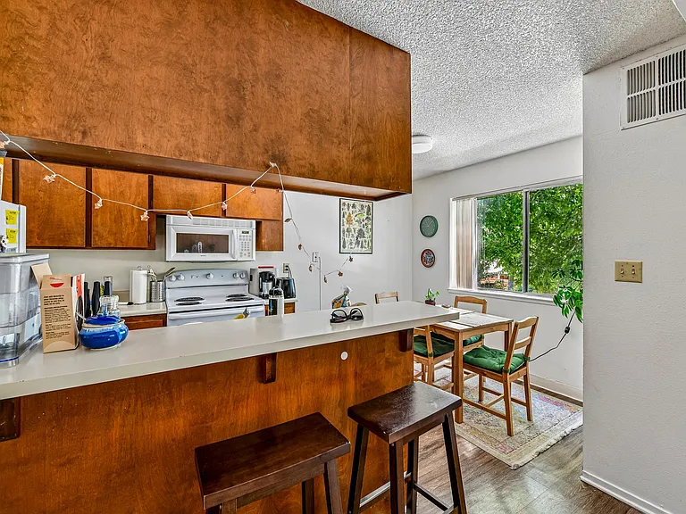 Viking Apartments — Photo 13