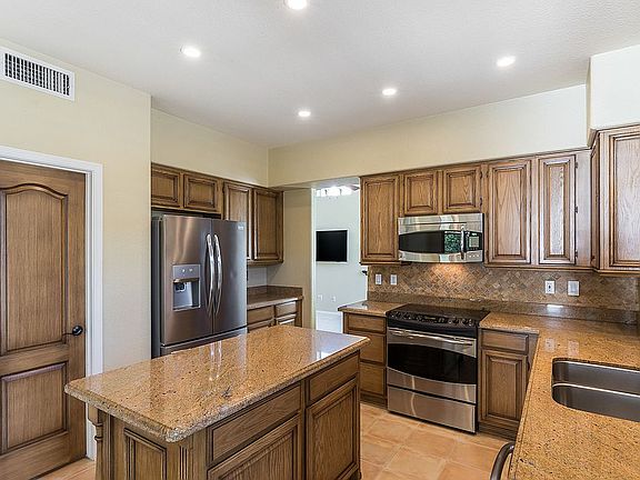 3rd image of 5427 E Nisbet Rd