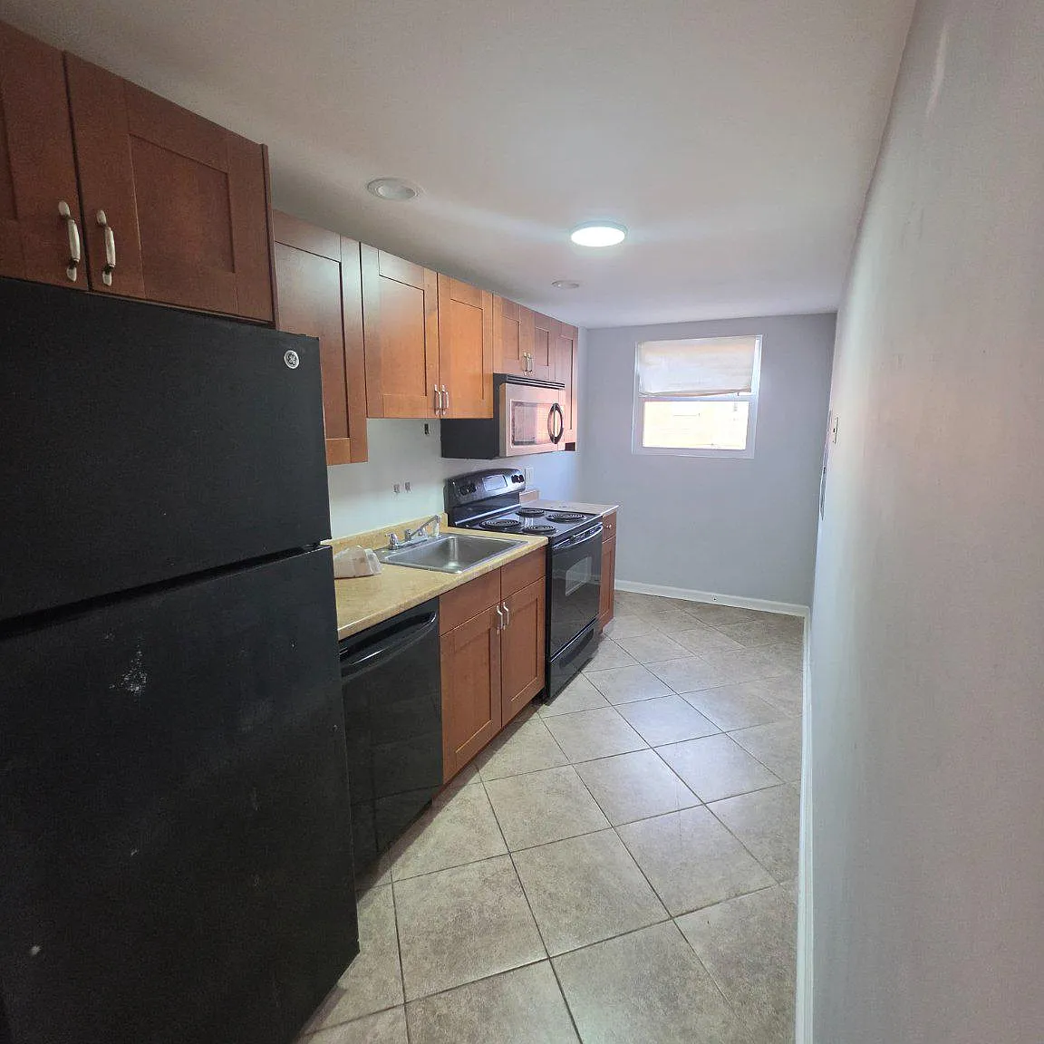 1 bed, 1.0 bath, 1152 sqft, $1,300 — Photo 1