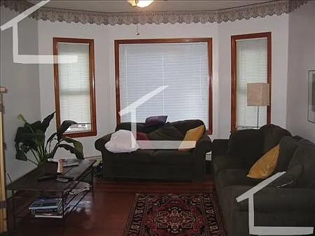 3 bed, 1.0 bath, $3,600 — Photo 2