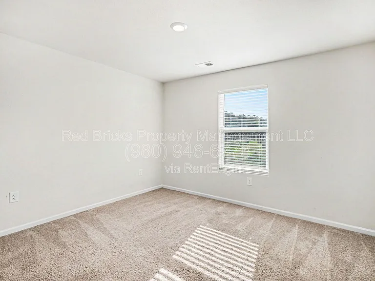 7112 Galway City St — Photo 20
