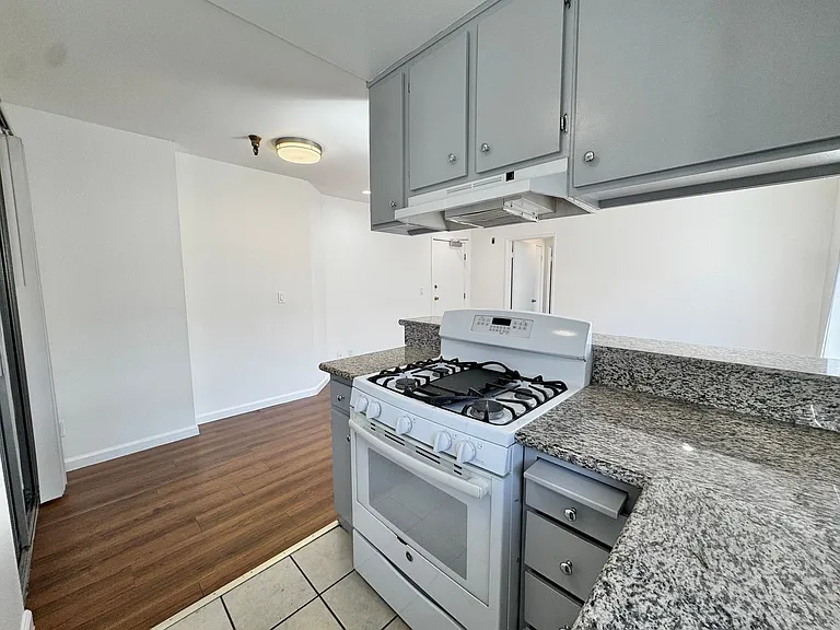 3746 Mentone Ave — Photo 8