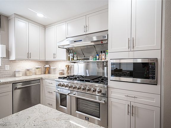 3rd image of 4746 Rosalie Cir