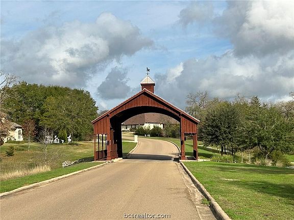 5th image of Lancaster Dr