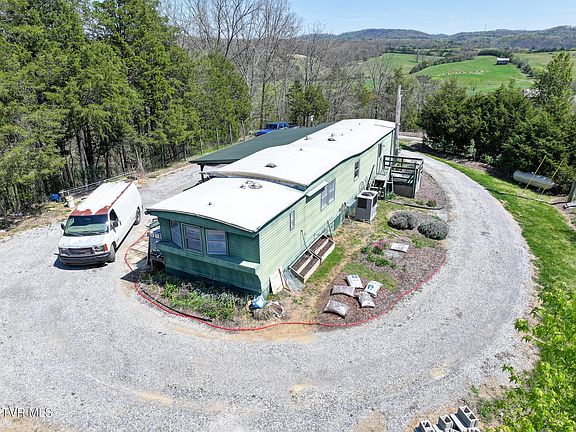 2nd image of 701 Doc Hawkins Rd