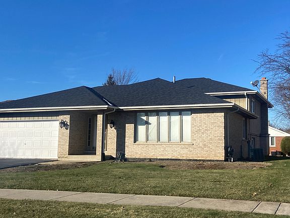 3rd image of 8864 Marshfield Ln