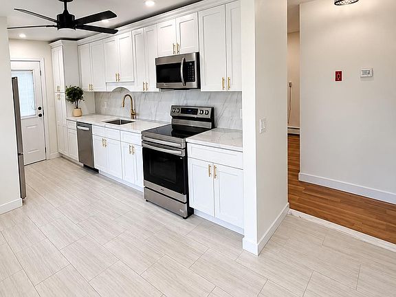 4th image of 2602 Knickerbocker Avenue