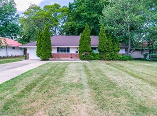 520 Harris Rd, Richmond Heights, OH 44143
