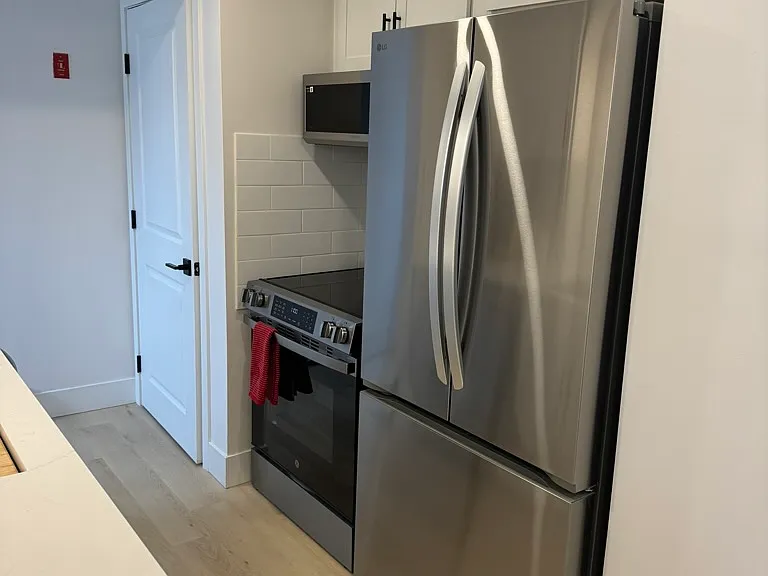 918 Roger Williams Ave — Photo 3