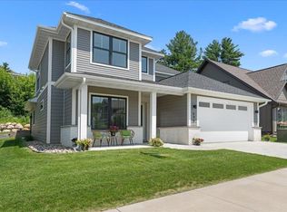 696 Inspiration Pl, Bayport, MN 55003