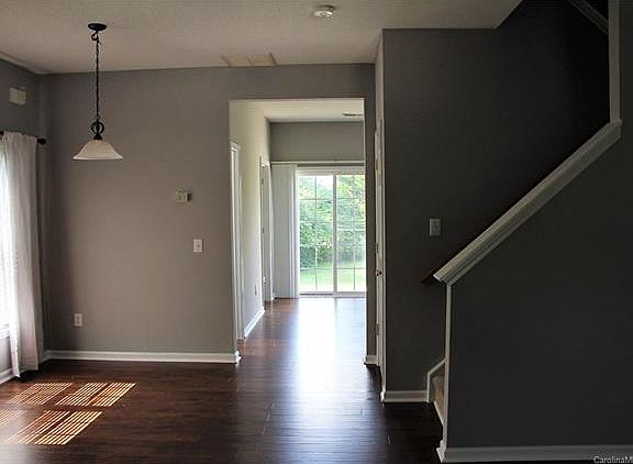 4th image of 2815 Summergrove Ct #220