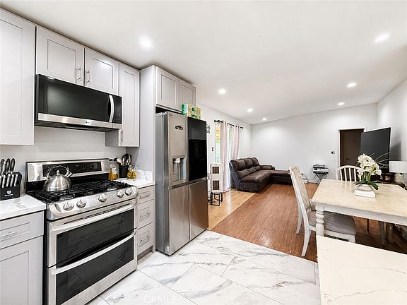 4th image of 14937 Oswald St