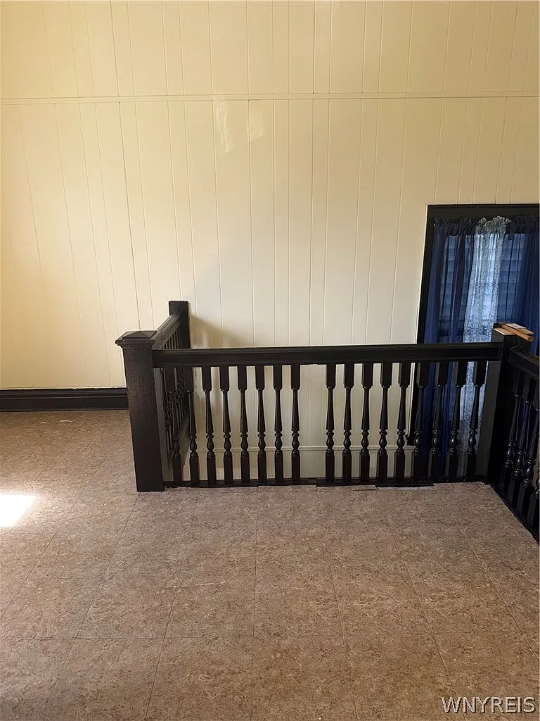 3 bed, 1.0 bath, 1200 sqft, $1,300 — Photo 4