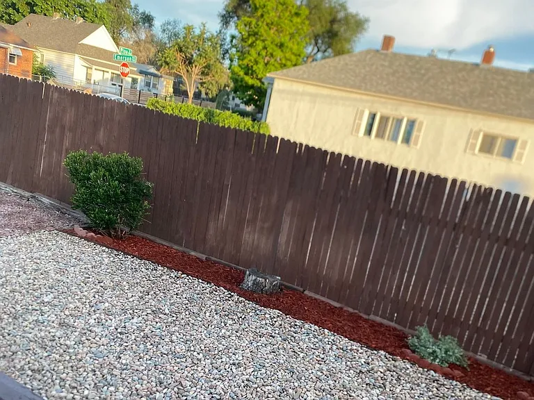 1827 Pine St — Photo 3