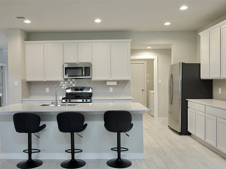 3207 Tilley Dr — Photo 12