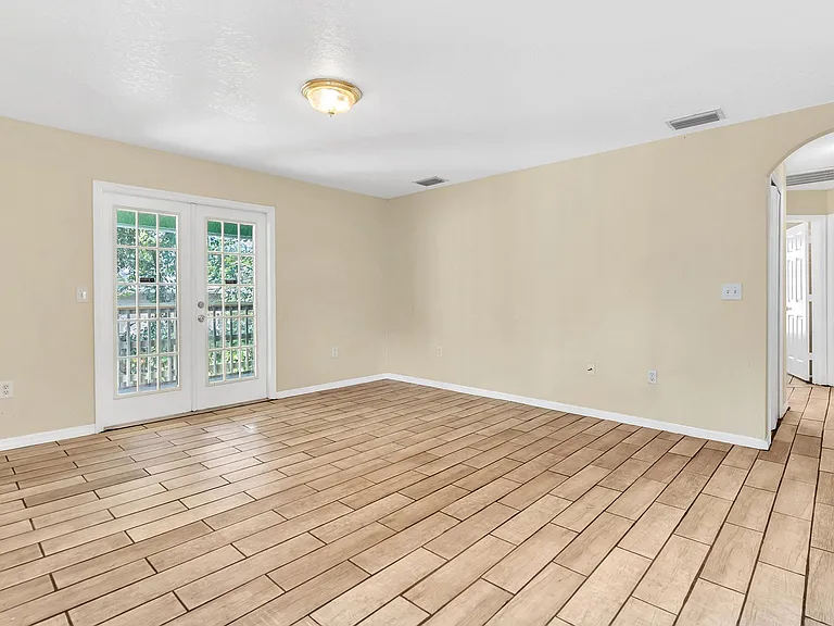 8308 N 10th St — Photo 10