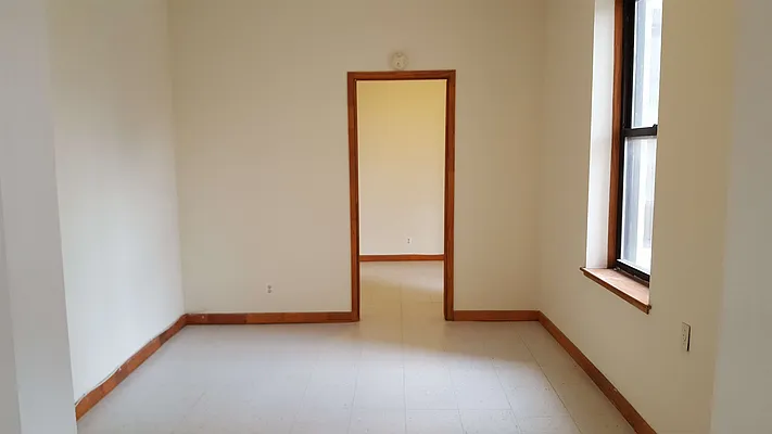 Rented by MCR Realty | media 21