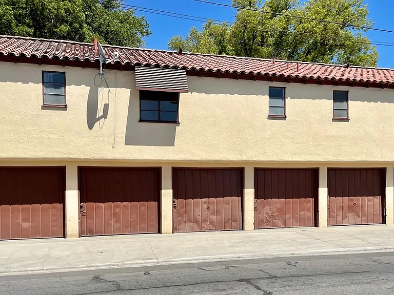 1257 N Van Ness Ave — Photo 6