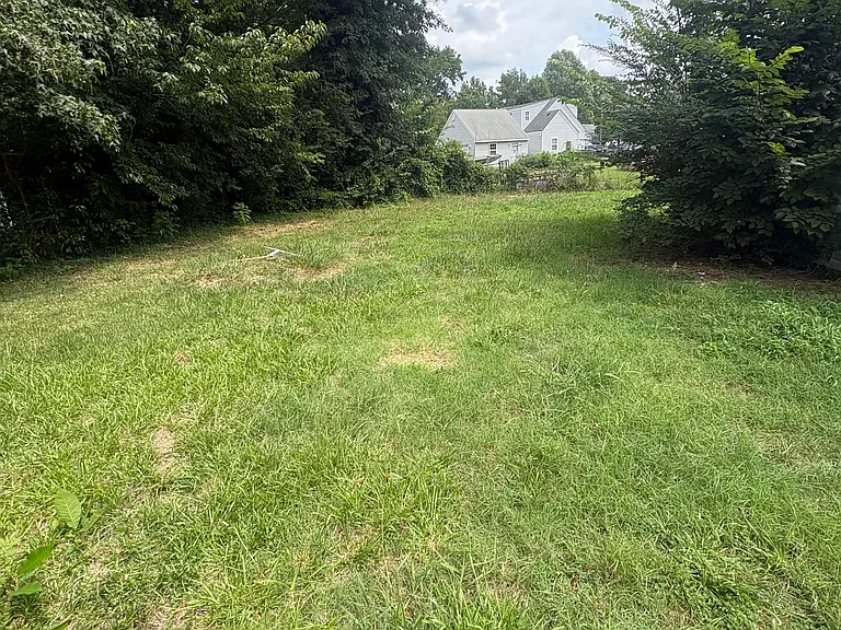 3612 Essex Cir — Photo 11