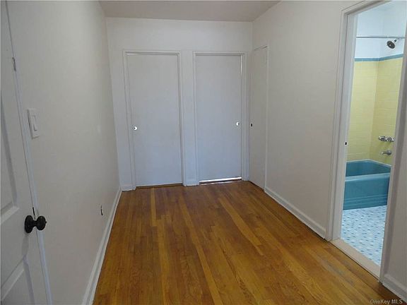 4th image of 31-08 86th St