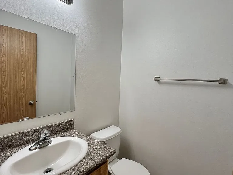 1620 W Lee St #4 — Photo 4