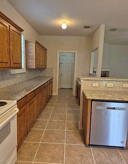 7205 Hogan Dr — Photo 8