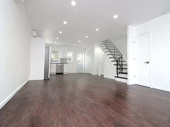 3rd image of 2059 32nd St
