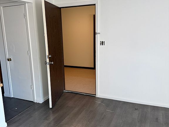 4th image of 502 Columbia Dr APT E