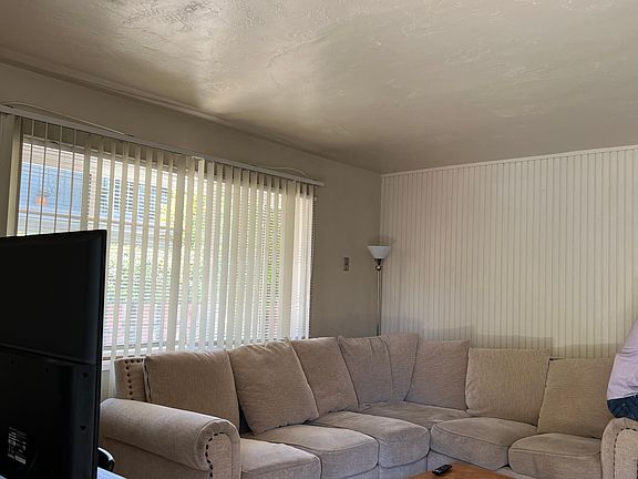 3rd image of 256 Pettis Ave #1