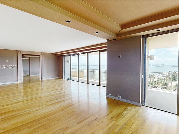 3rd image of 11113 Biscayne Blvd Unit 1251