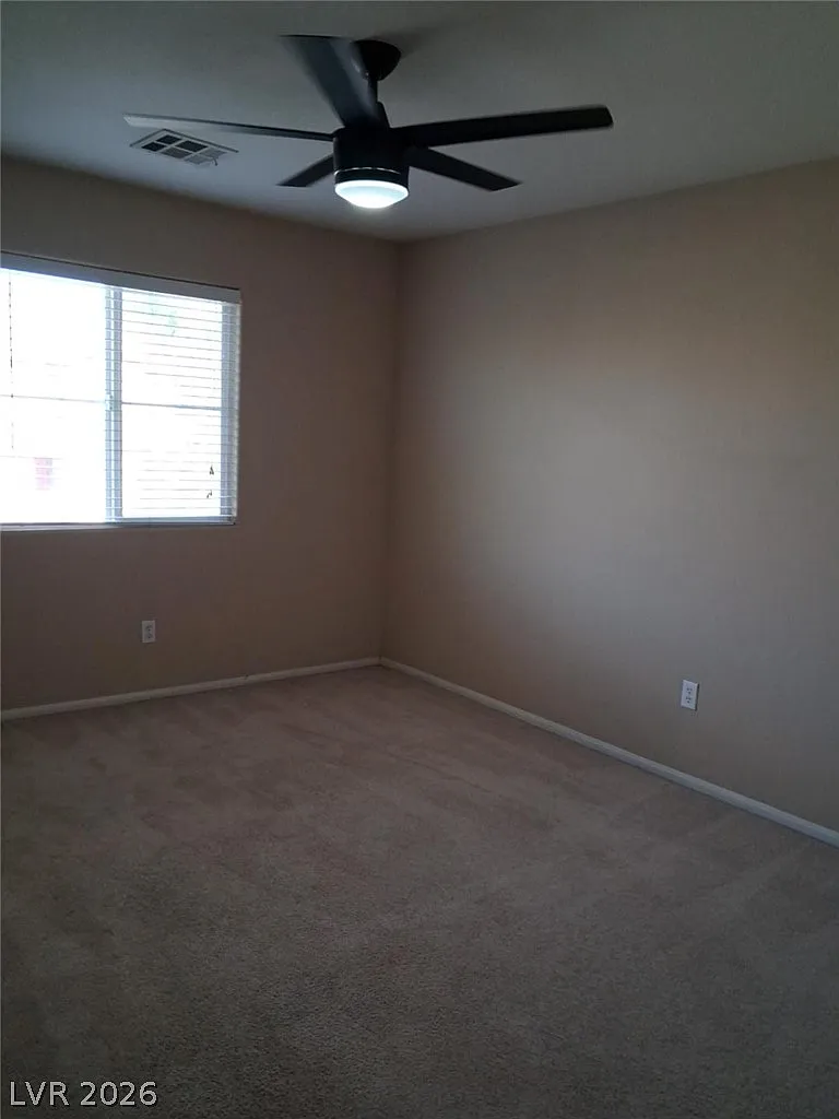 3 bed, 2.5 bath, 2320 sqft, $2,098 — Photo 2