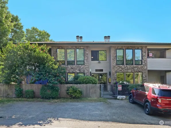 12501 17th Avenue NE #A, Seattle, WA 98125
