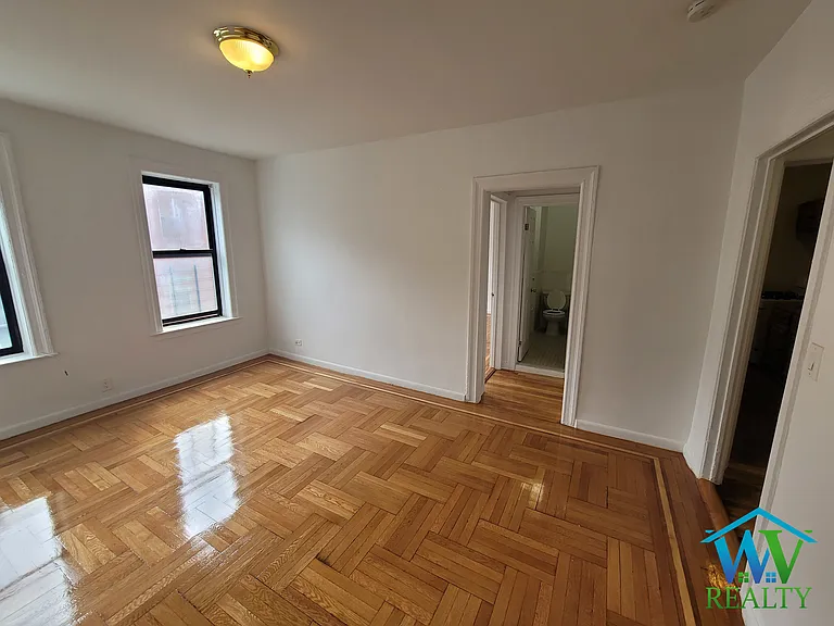 3230 Steuben Ave #A3 — Photo 1